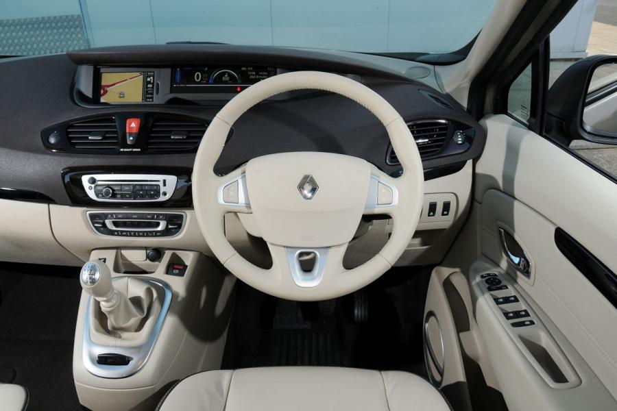 Торпедо Renault Grand Scenic 2012 года  (UK) (фото 10 из 17)